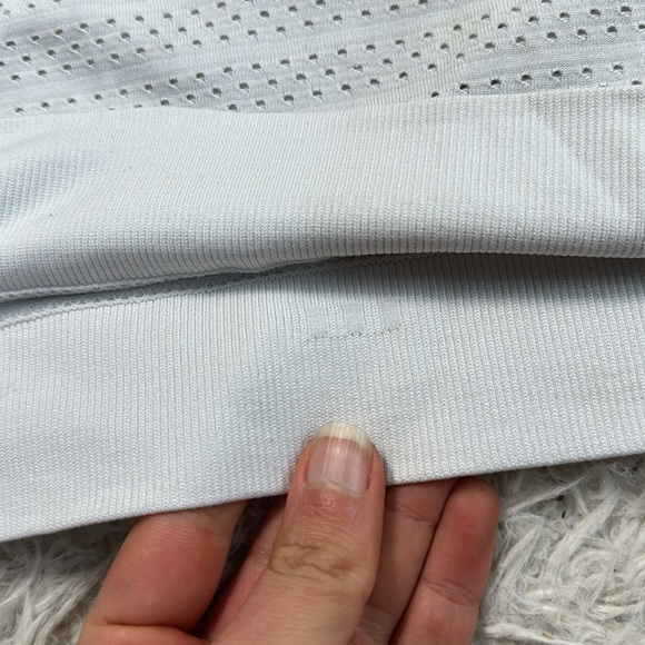 Lululemon Breeze By Muscle Tank II White / White - Picture 2 of 4